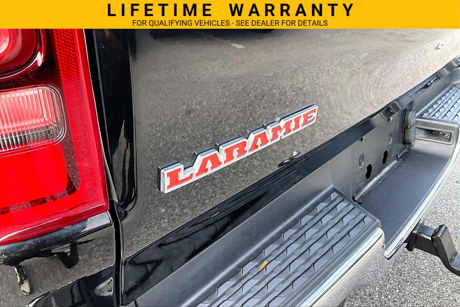 Used 2024 RAM 1500 Laramie AWD/4WD image 8