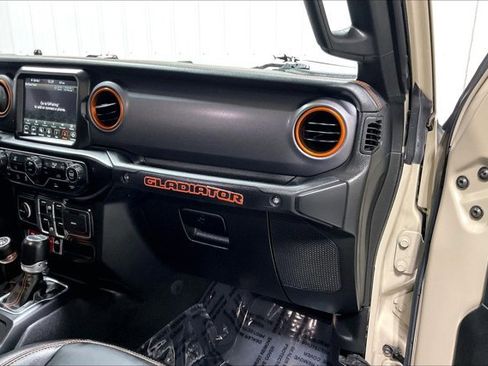 Used 2022 Jeep Gladiator Mojave w/ LED Lighting Group AWD/4WD image 16