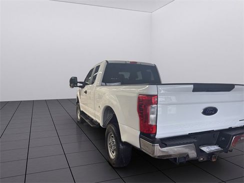Used 2017 Ford F250 XL w/ Power Equipment Group image 4