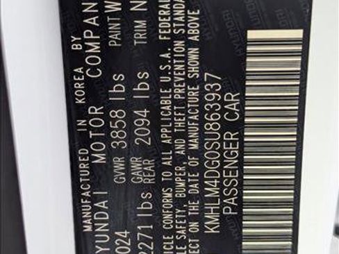 Certified 2025 Hyundai Elantra Sport image 16