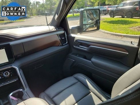 Used 2025 GMC Sierra 3500 Denali w/ Denali Reserve Package AWD/4WD image 18
