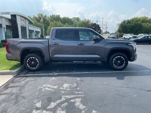 Used 2022 Toyota Tundra SR5 AWD/4WD image 11
