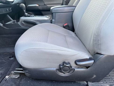 Used 2018 Toyota Tacoma SR5 image 18