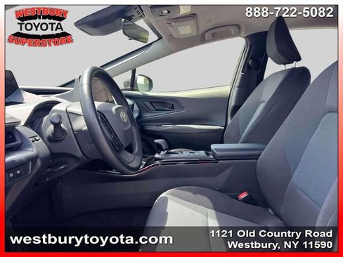 Used 2023 Toyota Prius LE AWD/4WD image 16