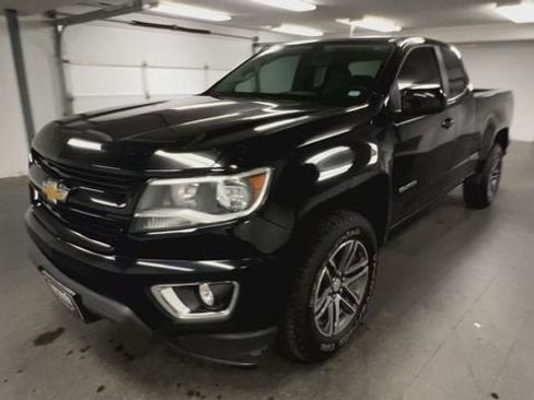 Certified 2019 Chevrolet Colorado W/T w/ Custom Special Edition AWD/4WD image 4