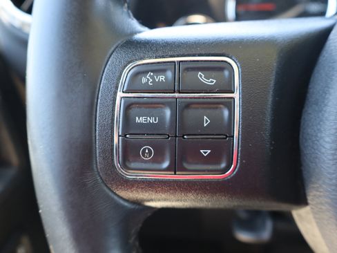 Used 2017 Jeep Wrangler Unlimited Sahara w/ Connectivity Group AWD/4WD image 15