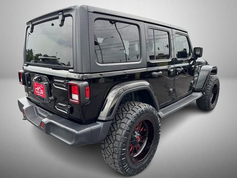 Used 2020 Jeep Wrangler Unlimited Sahara AWD/4WD image 3