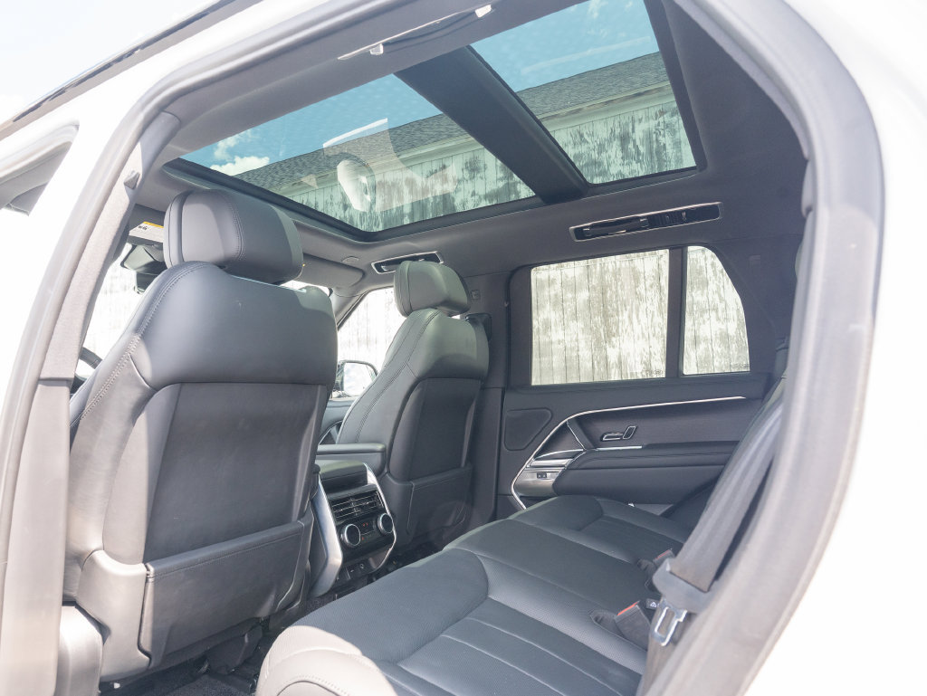 Certified 2024 Land Rover Range Rover SE AWD/4WD image 34