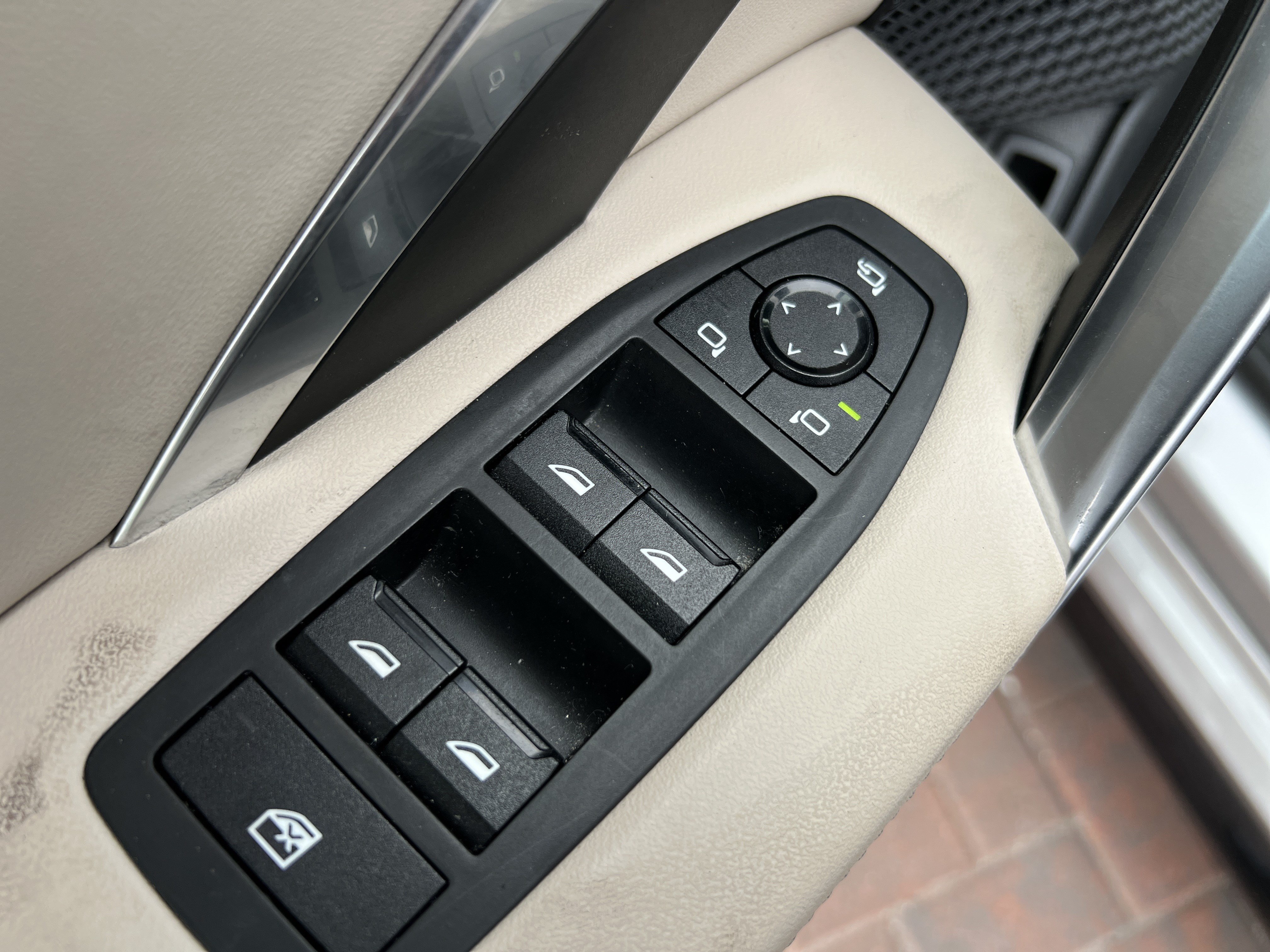 Certified 2025 BMW X1 M35i AWD/4WD image 15