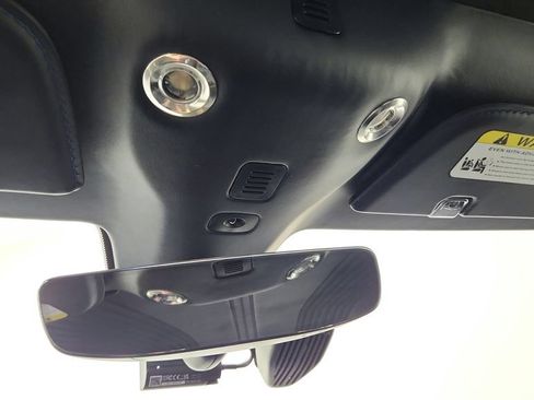 Used 2017 Aston Martin DB11 V12 RWD image 27