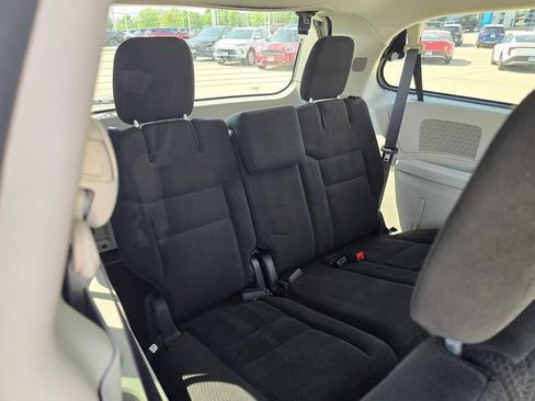 Used 2016 Dodge Grand Caravan SXT w/ Security Group FWD image 18