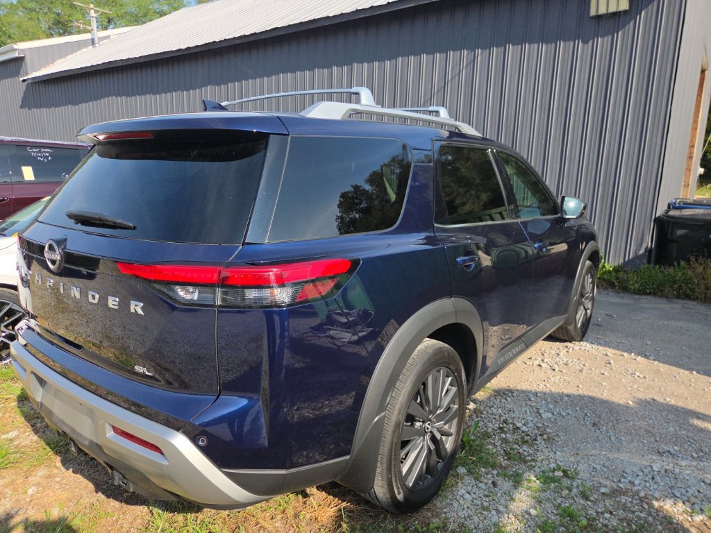 Certified 2025 Nissan Pathfinder SL w/ SL Premium Package FWD image 3