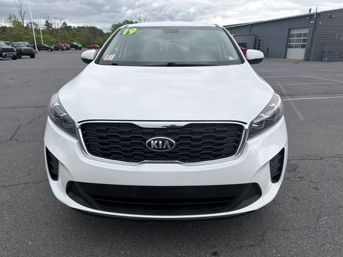 Used 2019 Kia Sorento AWD V6 image 9