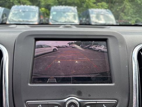 Used 2022 Chevrolet Equinox LT image 30