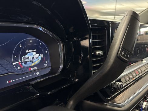 Certified 2025 GMC Sierra 2500 SLT w/ SLT Premium Package image 47