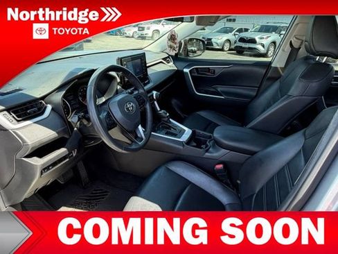 Used 2021 Toyota RAV4 XLE Premium w/ Carpet Mat Package (TMS) FWD image 5