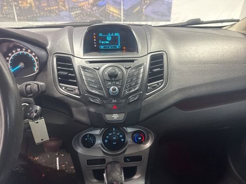 Used 2015 Ford Fiesta SE image 14