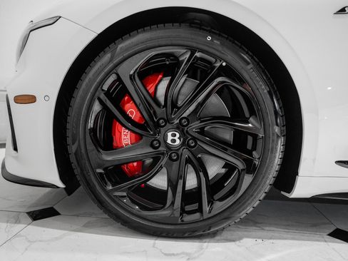 New 2026 Bentley Continental GTC AWD/4WD image 6