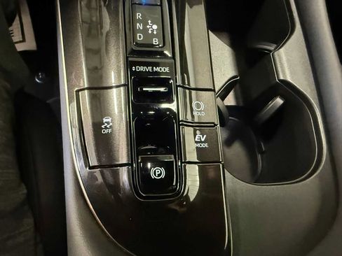 Certified 2026 Toyota Crown AWD/4WD image 35