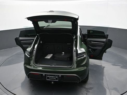 Certified 2025 Porsche Macan Electric RWD image 28