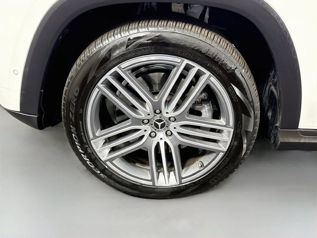 Used 2025 Mercedes-Benz GLS 450 4MATIC image 37