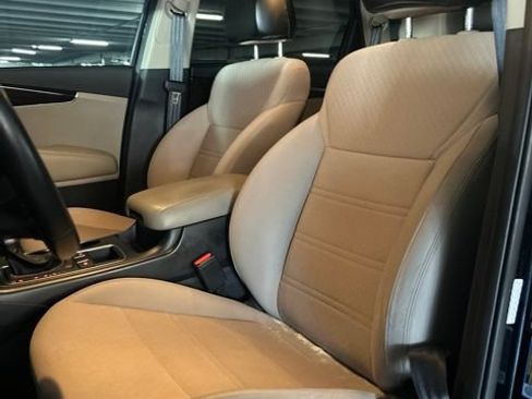 Used 2019 Kia Sorento FWD V6 w/ LX V6 Convenience Package image 8