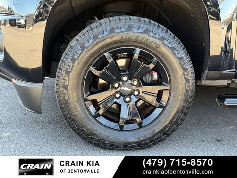 Used 2017 Chevrolet Colorado Z71 w/ Z71 Midnight Edition image 33