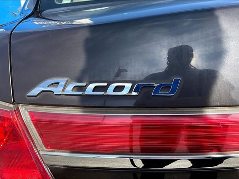 Used 2011 Honda Accord LX-P image 30