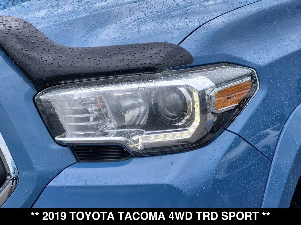 Used 2019 Toyota Tacoma TRD Sport AWD/4WD image 16