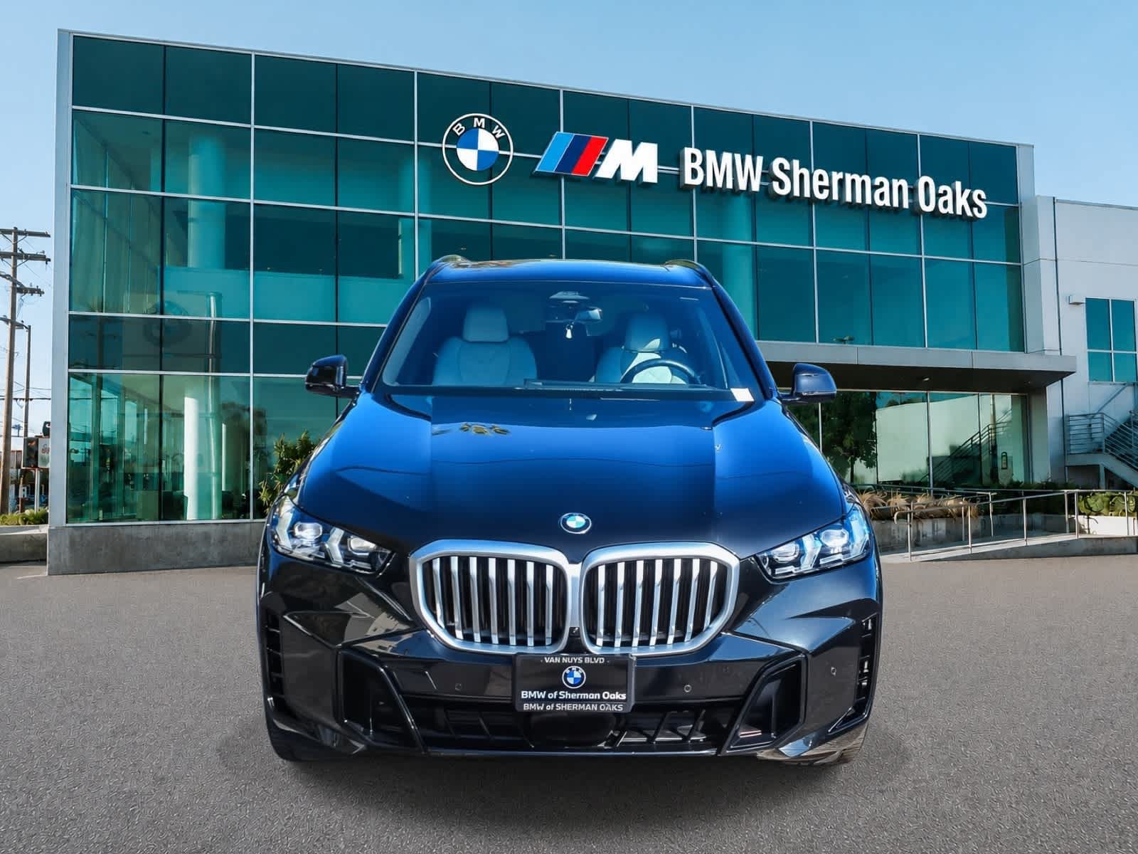 Used 2026 BMW X5 sDrive40i w/ M Sport Package RWD image 2