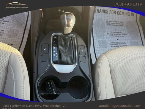 Used 2017 Hyundai Santa Fe Sport w/ 2.4L Value Package 06 image 19