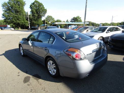 Used 2011 Nissan Altima 2.5 S w/ Convenience Pkg FWD image 4