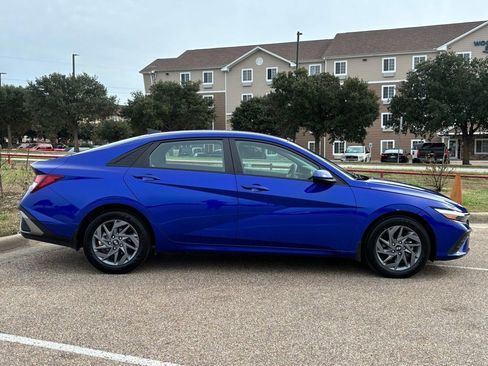 Used 2024 Hyundai Elantra SEL image 5