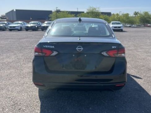 Used 2024 Nissan Versa SV FWD image 5