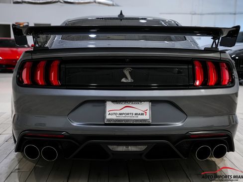Used 2021 Ford Mustang Shelby GT500 w/ Carbon Fiber Track Pack RWD image 22