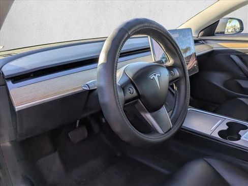 Used 2021 Tesla Model 3 Standard Range Plus image 10