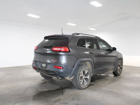 Used 2017 Jeep Cherokee Trailhawk w/ Comfort/Convenience Group image 9