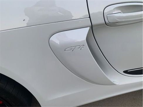 Used 2016 Porsche Cayman GT4 image 7