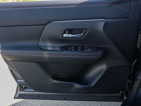 New 2025 Nissan Kicks SR image 23