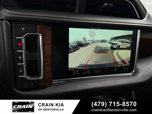 Used 2023 GMC Yukon Denali Ultimate image 13