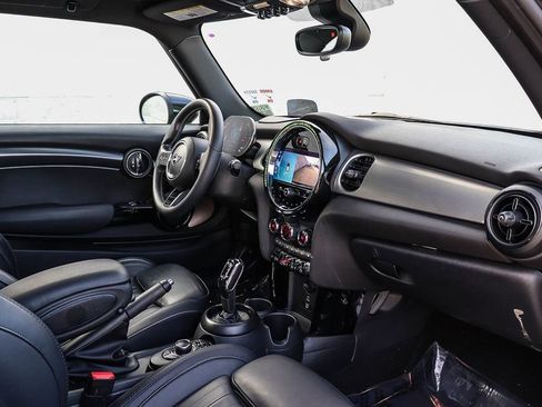 Used 2022 MINI Cooper S image 8