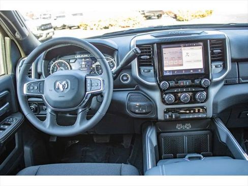 Certified 2025 RAM 2500 Big Horn AWD/4WD image 24