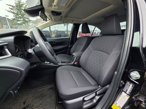 Used 2023 Toyota Corolla LE w/ LE Premium Package image 11