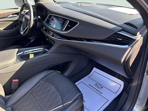 Used 2022 Buick Enclave Avenir w/ Avenir Technology Package image 25