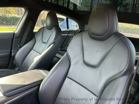 Used 2022 Tesla Model S AWD image 9