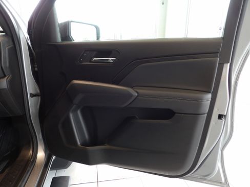 Used 2024 Chevrolet Colorado LT w/ LT Convenience Package III image 24