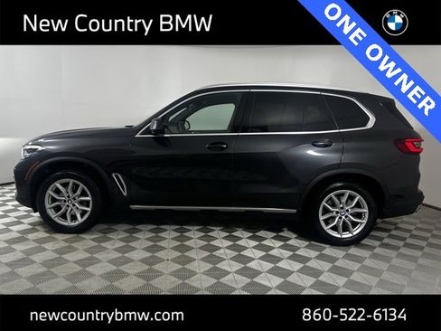 Used 2022 BMW X5 xDrive40i w/ Premium Package image 4