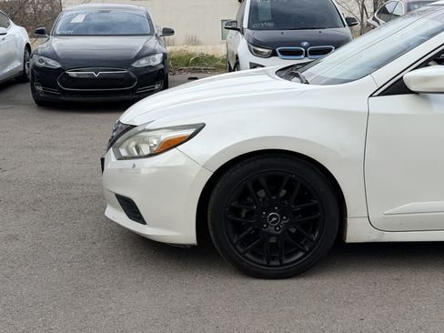 Used 2016 Nissan Altima 2.5 S w/ Power Driver Seat Package FWD image 11