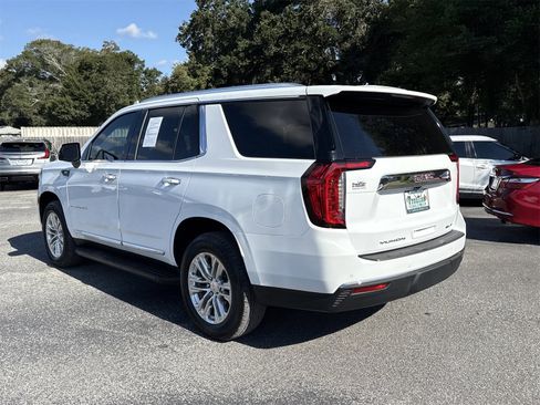 Used 2022 GMC Yukon SLT w/ SLT Premium Package image 3