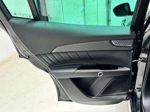 Used 2023 Maserati Grecale Modena image 36